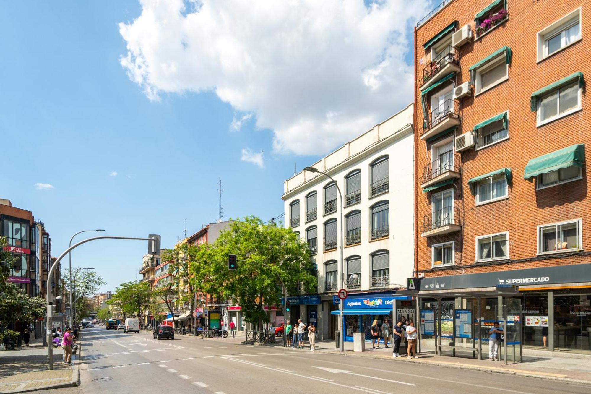 Apartamento En La Avenida De La Albufera Alquiler Temporal Madrid Exteriér fotografie